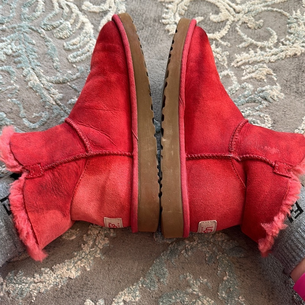 Pink Uggs​ - Picture 5 of 6